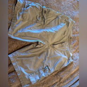 Lee Men's Cargo Shorts in Light Tan